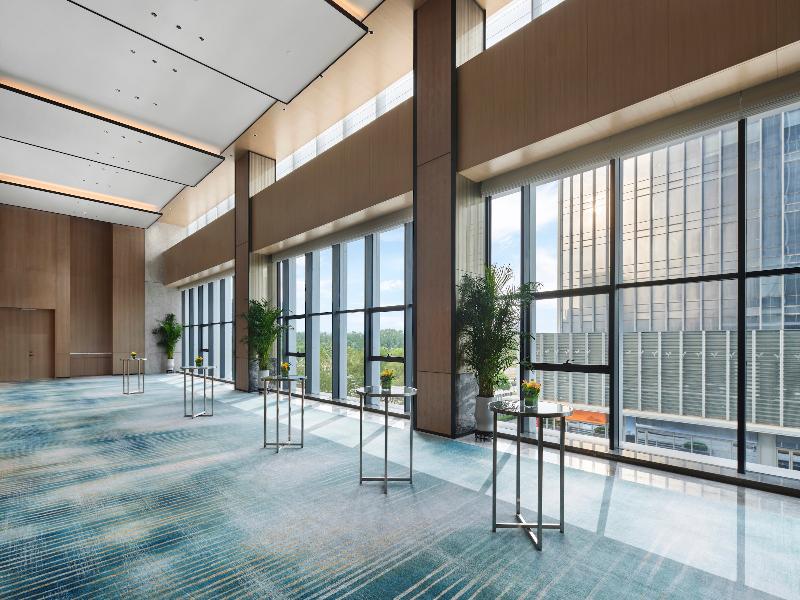 DoubleTree by Hilton Zhengzhou East image