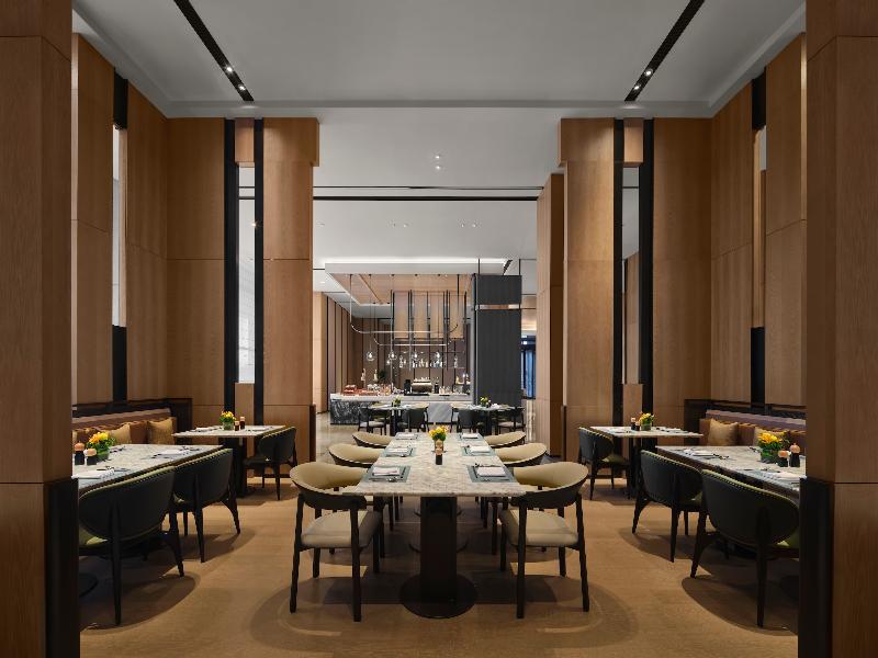 DoubleTree by Hilton Zhengzhou East image