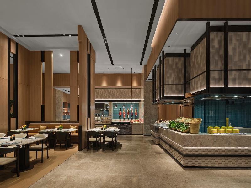 DoubleTree by Hilton Zhengzhou East image