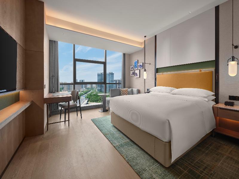 DoubleTree by Hilton Zhengzhou East image