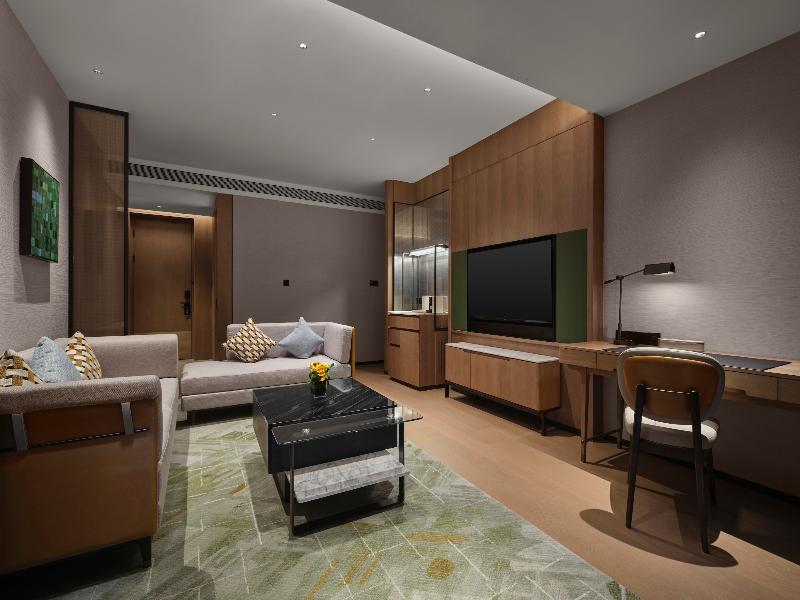DoubleTree by Hilton Zhengzhou East image