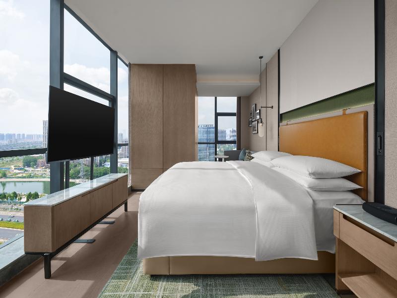 DoubleTree by Hilton Zhengzhou East image