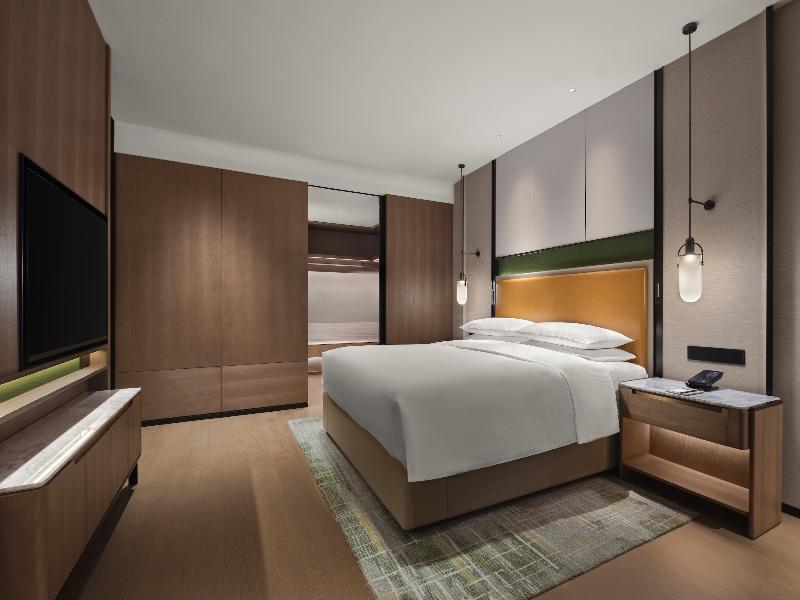 DoubleTree by Hilton Zhengzhou East image
