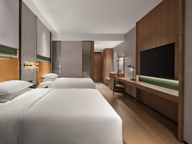 DoubleTree by Hilton Zhengzhou East image
