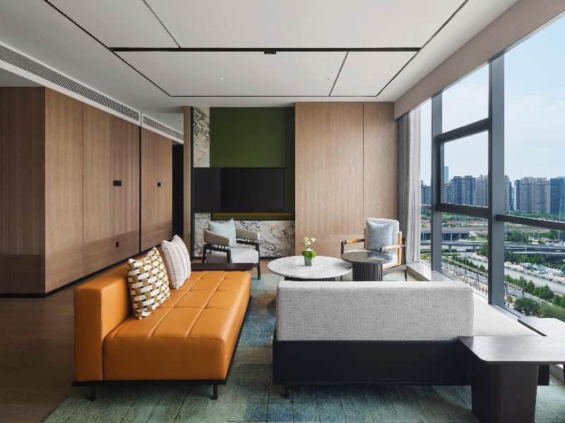 DoubleTree by Hilton Zhengzhou East image
