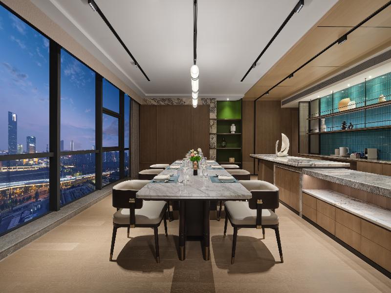 DoubleTree by Hilton Zhengzhou East image