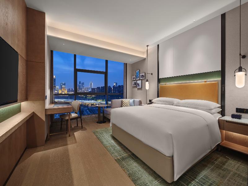 DoubleTree by Hilton Zhengzhou East image