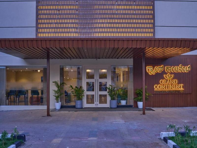 Grand Continent Hotel, Brookefield image