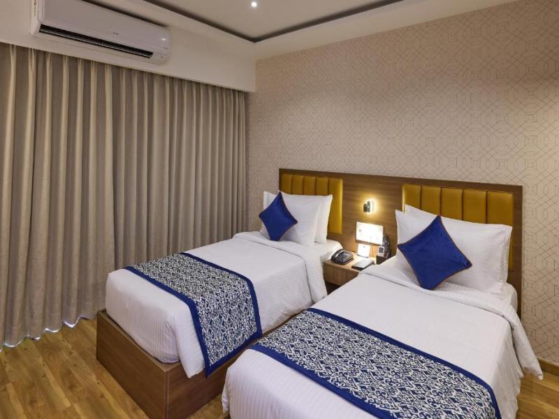 Grand Continent Hotel, Brookefield image