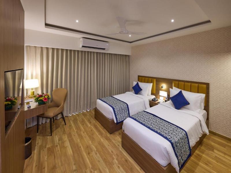 Grand Continent Hotel, Brookefield image