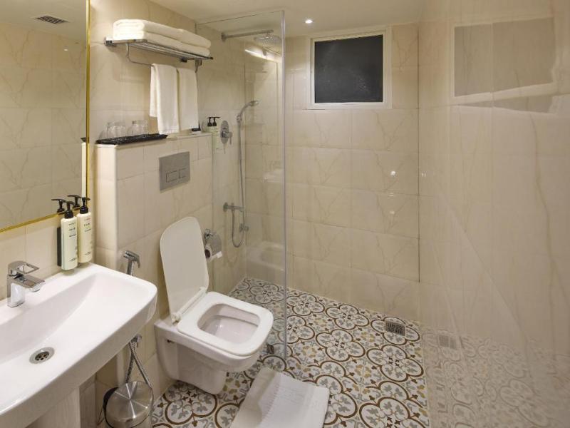 Grand Continent Hotel, Brookefield image