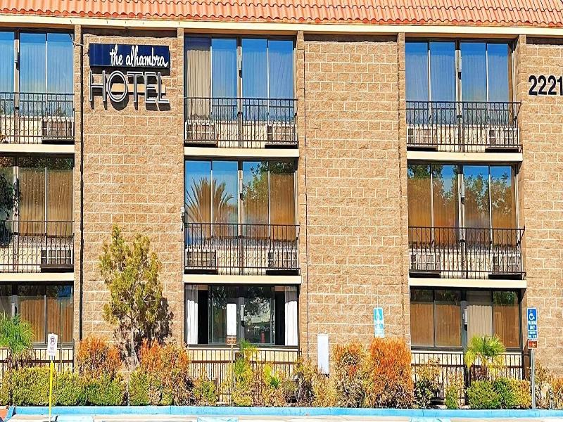 Alhambra Hotel image