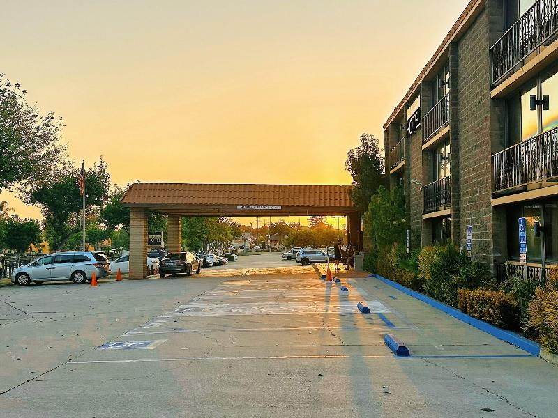 Alhambra Hotel image