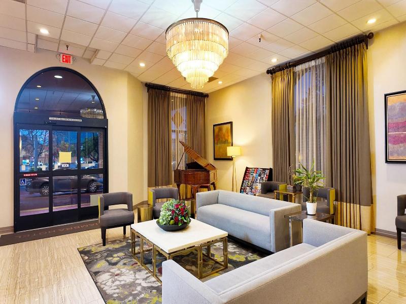 Alhambra Hotel image