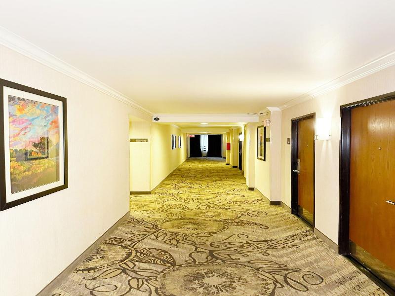 Alhambra Hotel image