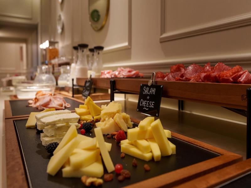 Worldhotel Casati 18 image