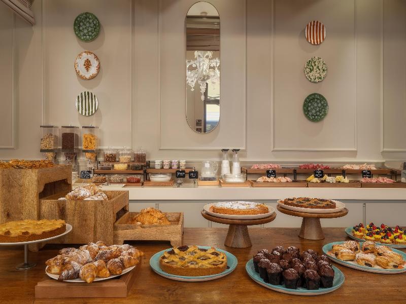 Worldhotel Casati 18 image