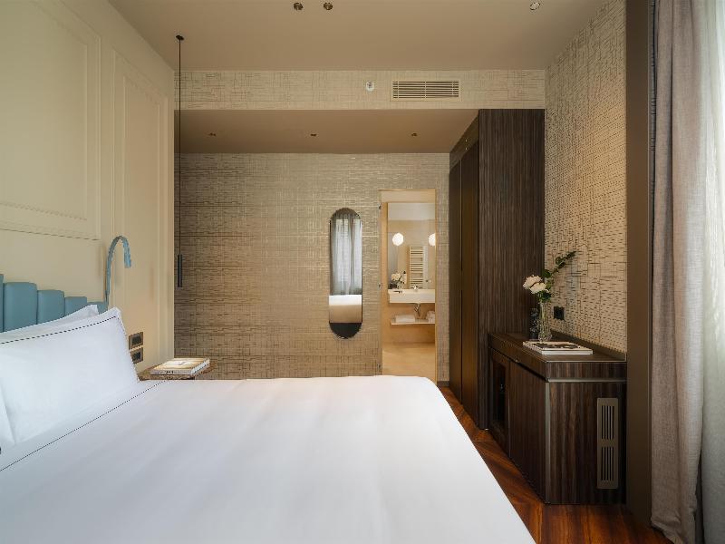 Worldhotel Casati 18 image