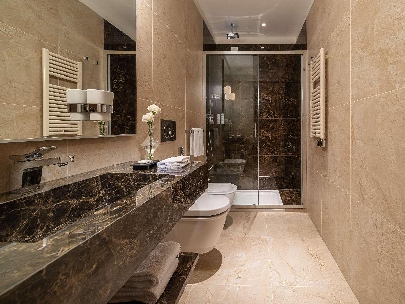 Worldhotel Casati 18 image