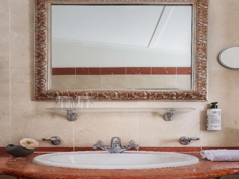 Worldhotel Casati 18 image