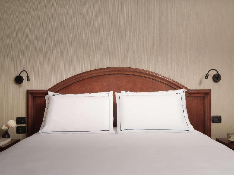 Worldhotel Casati 18 image