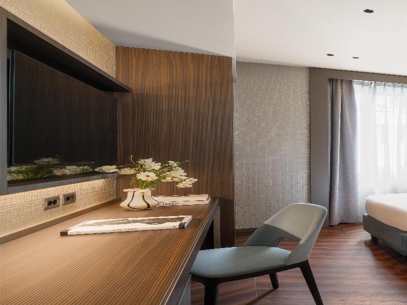 Worldhotel Casati 18 image