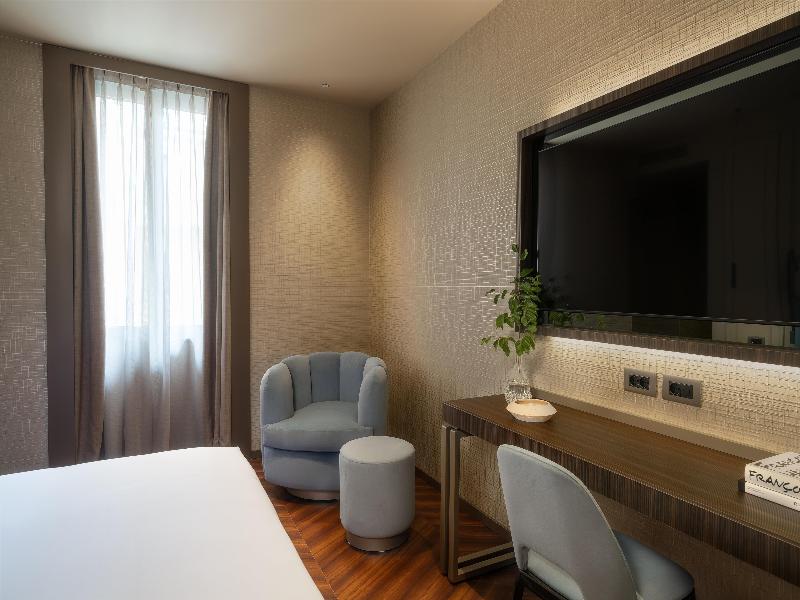 Worldhotel Casati 18 image