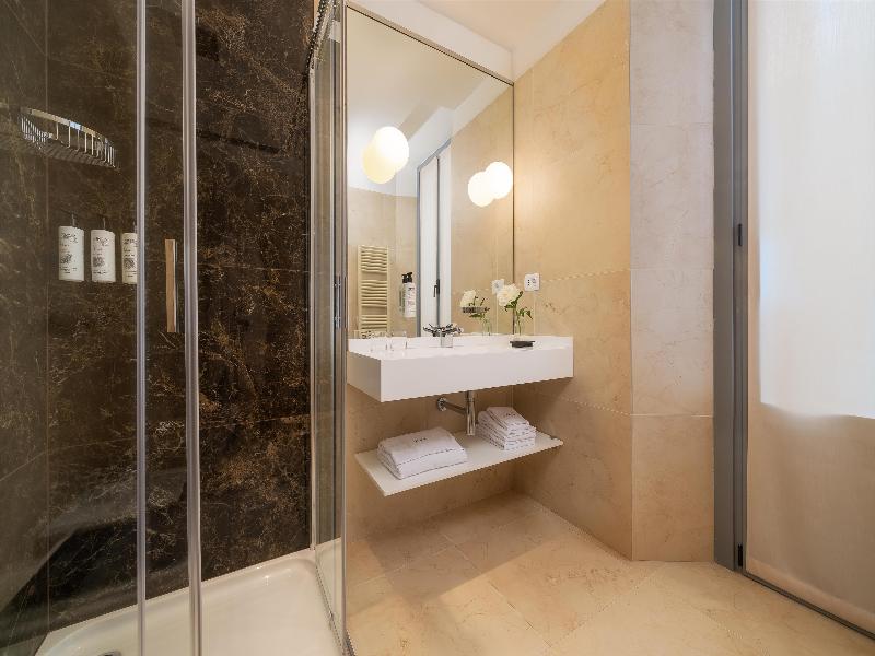 Worldhotel Casati 18 image