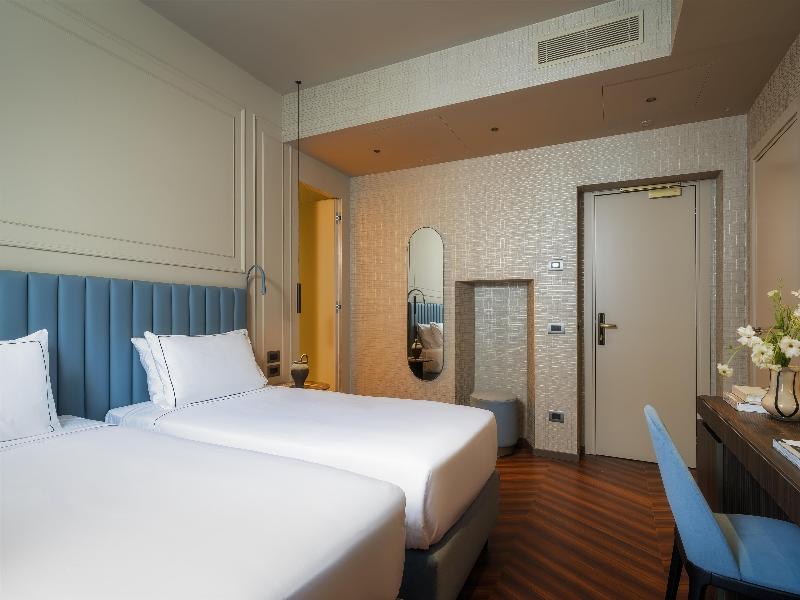 Worldhotel Casati 18 image