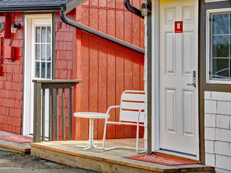 The Seaview Cottages image