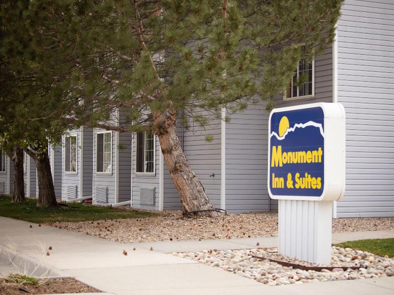 Monument Inn & Suites