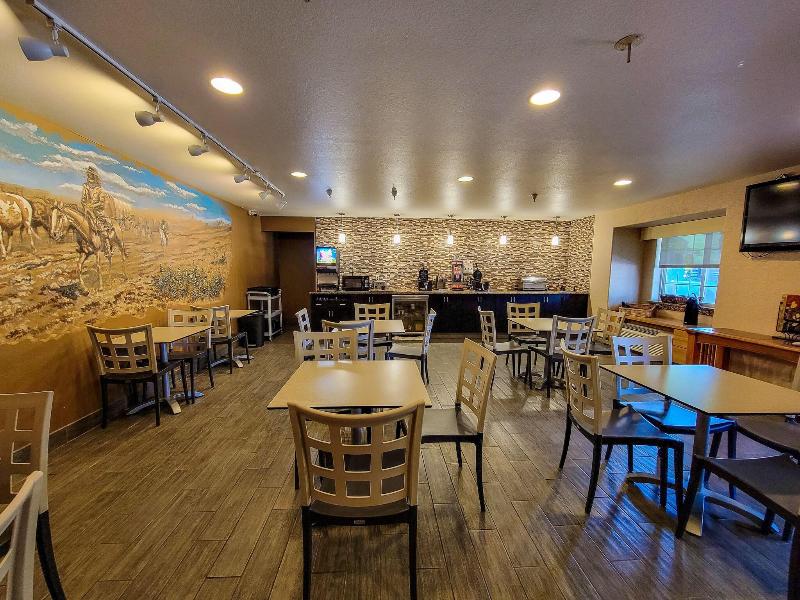 Monument Inn & Suites
