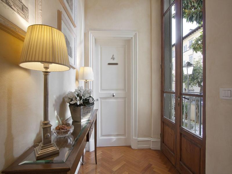 Serristori Palace Residence image
