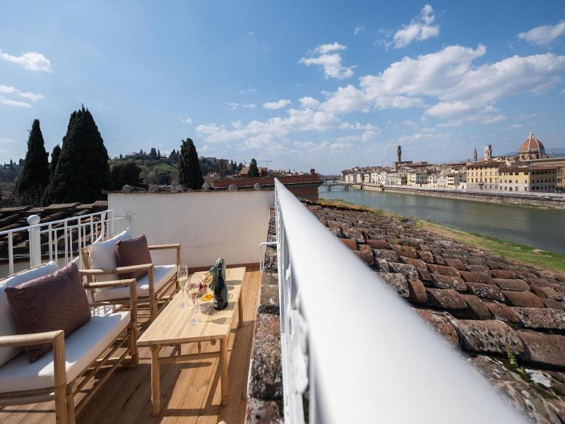 Serristori Palace Residence image