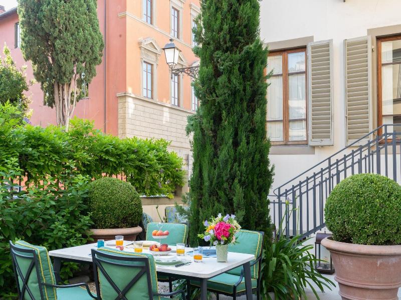 Serristori Palace Residence image