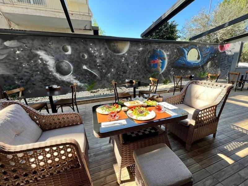 City Moonlight Apart Hotel image