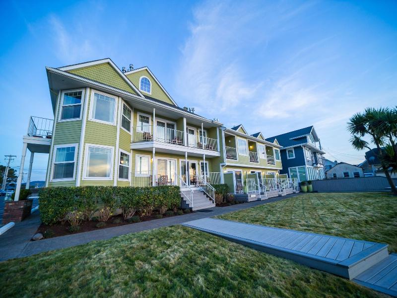 Inn Of The Four Winds Oceanfront Seaside image