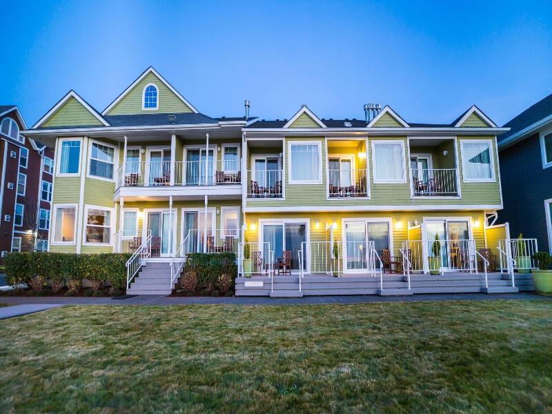 Inn Of The Four Winds Oceanfront Seaside image