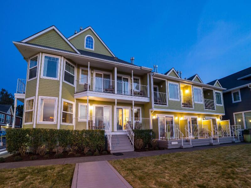 Inn Of The Four Winds Oceanfront Seaside image