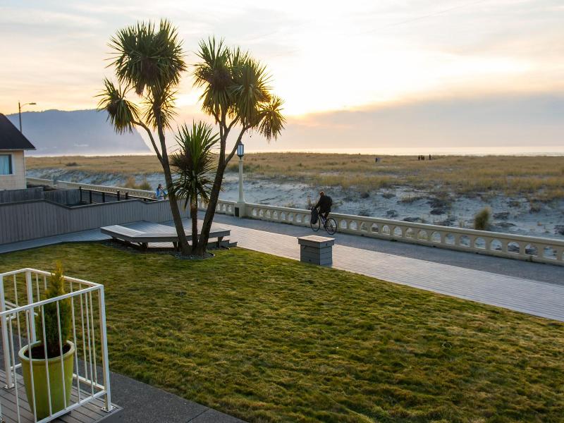 Inn Of The Four Winds Oceanfront Seaside image