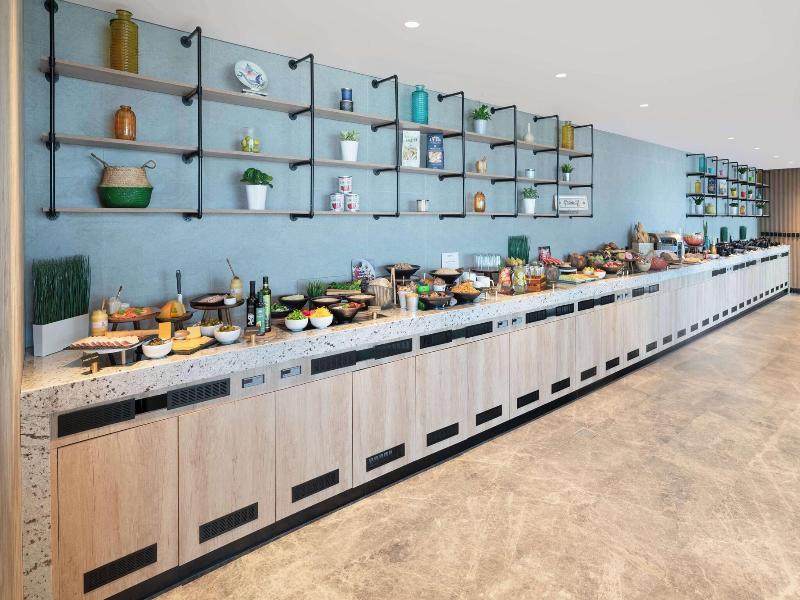 Park Inn By Radisson Hotel & Apartments Kuwait image