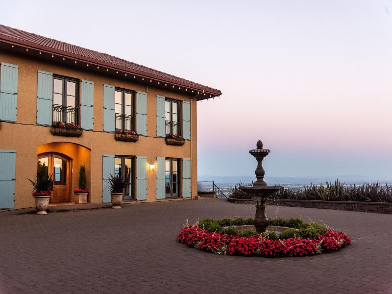 Black Walnut Inn Vineyard image