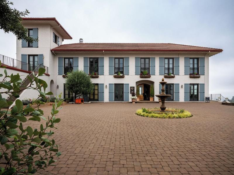 Black Walnut Inn Vineyard image