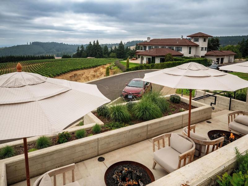 Black Walnut Inn Vineyard image