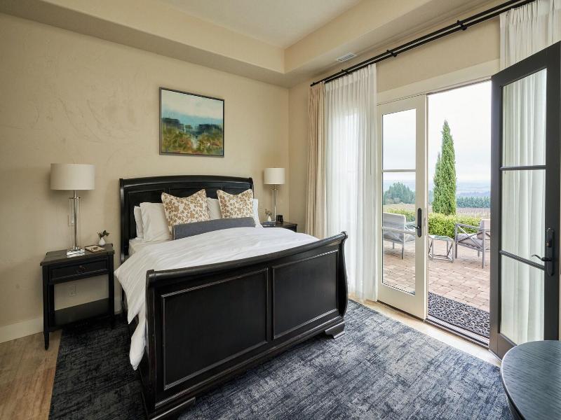 Black Walnut Inn Vineyard image