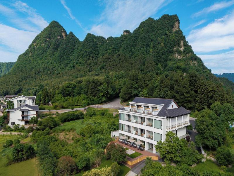 Zhangjiajie National Park Nvue Resorts