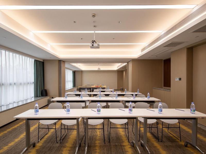 Gz Baiyun Airport Mehood Liz Hotel T1 image