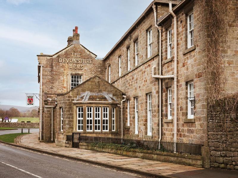 The Devonshire Arms Hotel image