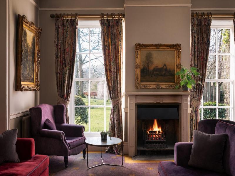 The Devonshire Arms Hotel image