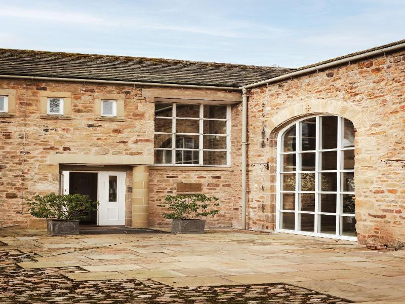 The Devonshire Arms Hotel image